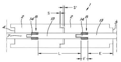 Figure 1 : l’élément d’ancrage 8 est préalablement inséré au milieu des éléments en bois